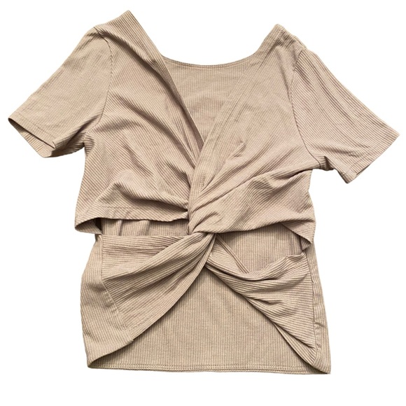 {Hollister} Criss Cross back t-shirt - Picture 1 of 5